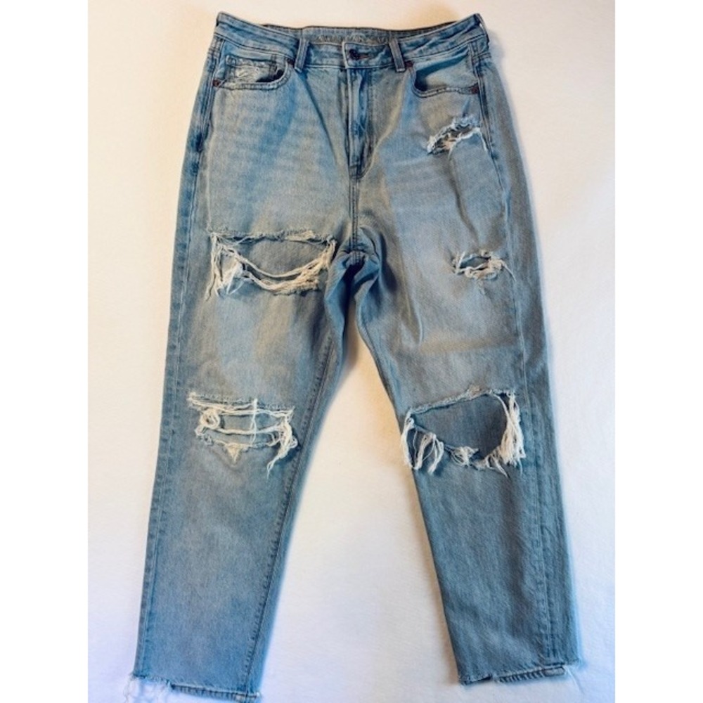 American Eagle 10 REG Mom Jean Destroyed Ripped Holes EUC Loose‎ Baggy
